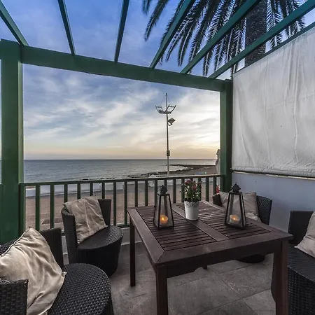 Villa Playa Honda * بلايا هوندا